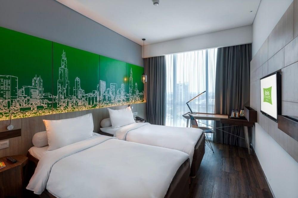 The Southern Hotel Surabaya Formerly Ibis Styles Surabaya Jemursari Exterior photo